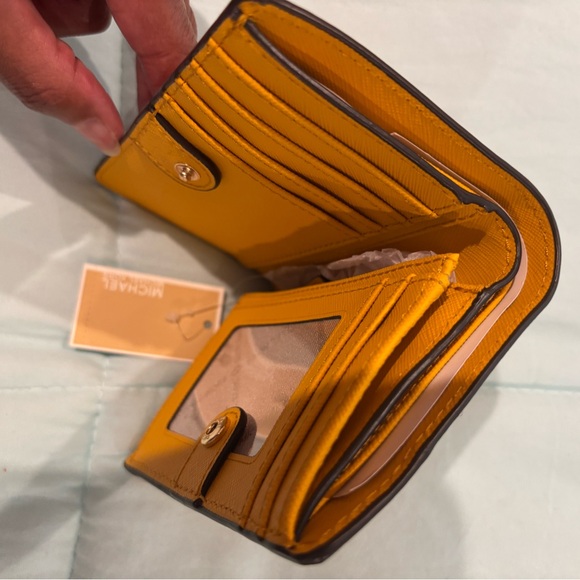 Michael Michael Kors Medium Crossgrain Leather Wallet - Picture 5 of 6